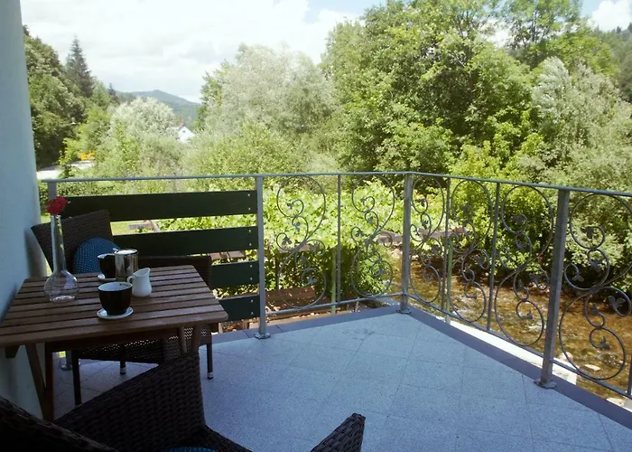 Apartman Riverview Three Springs Tri Zvira Zamost